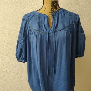 Como Vintage Blue Blouse with Delicate Detailing